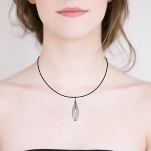 collier goutte élégance noire
